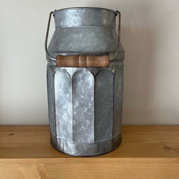 Galvanized Milk Can with Wooden Handle - Picture 2 of 8